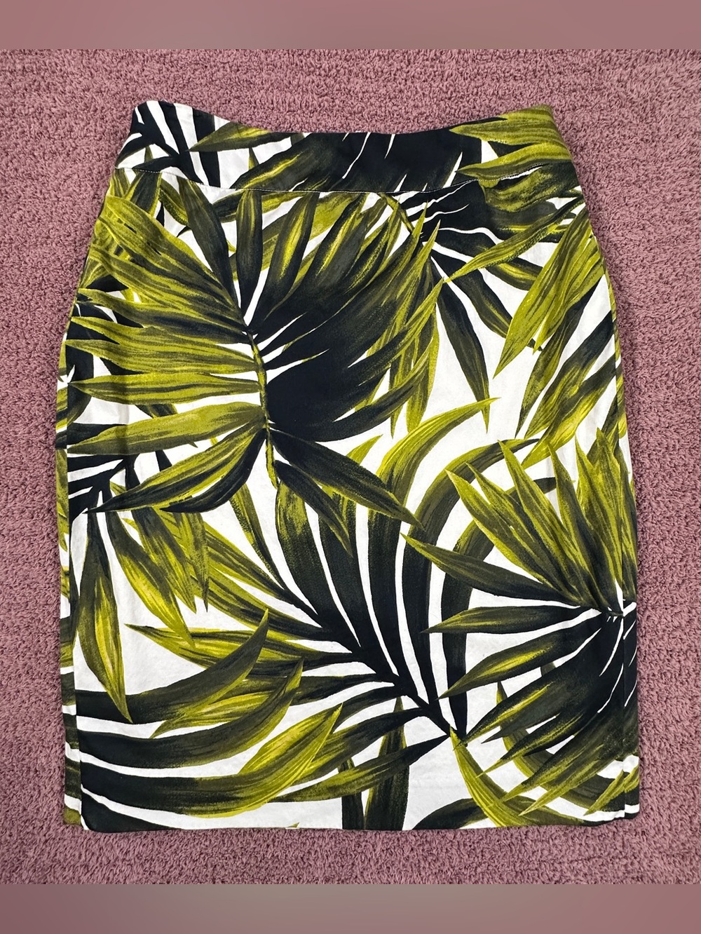 Ann Taylor sixe 14 mini skirt with floral palm pattern